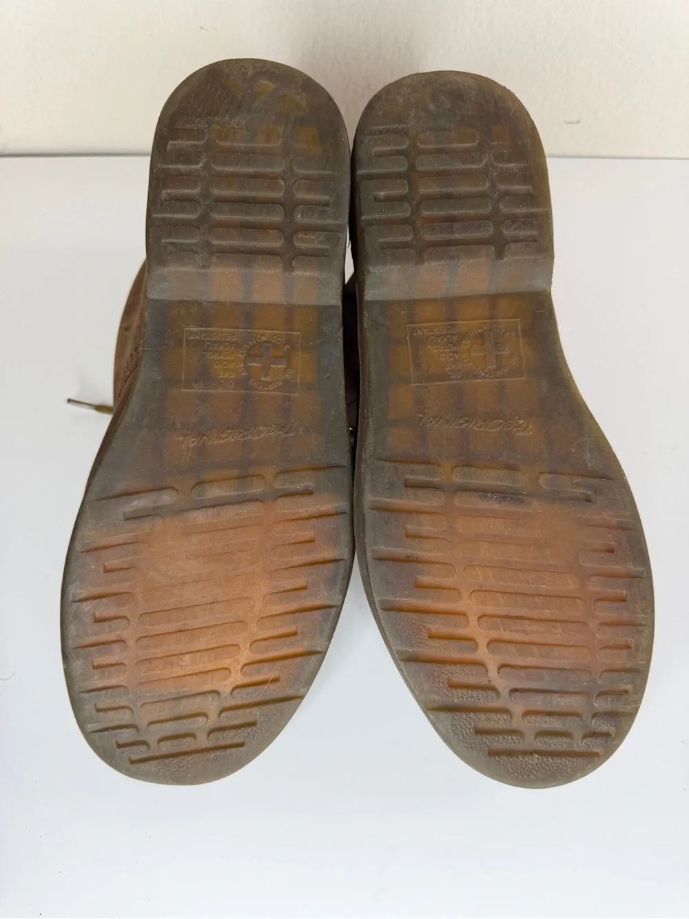 Dr. Martens durable brown